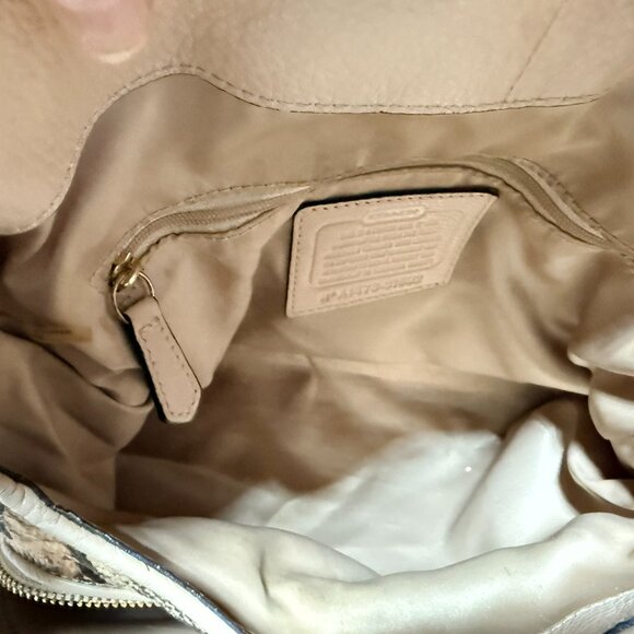 Coach Edie 3-Compartment Shoulder Bag โ Snake Print ๐โจ - Picture 5 of 5